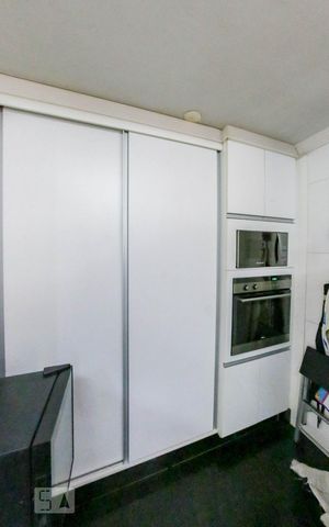 Casa à venda com 410m², 5 quartos e 4 vagas Casa à venda com 410m², 5 quartos e 4 vagasCozinha