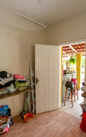 Casa à venda com 410m², 5 quartos e 4 vagas Casa à venda com 410m², 5 quartos e 4 vagasÁrea de Serviço