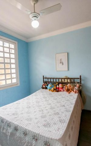 Casa à venda com 410m², 5 quartos e 4 vagas Casa à venda com 410m², 5 quartos e 4 vagasQuarto 2