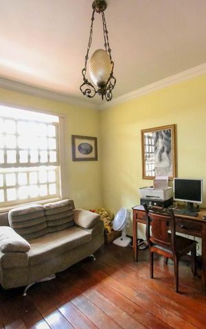 Casa à venda com 410m², 5 quartos e 4 vagas Casa à venda com 410m², 5 quartos e 4 vagasSala 2