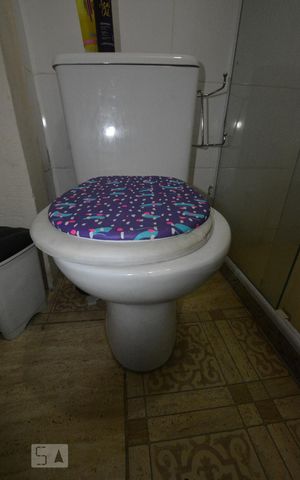 Apartamento à venda com 105m², 2 quartos e sem vagaBanheiro  da suite
