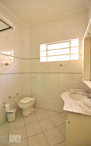 Casa à venda com 161m², 3 quartos e 3 vagasBanheiro Social