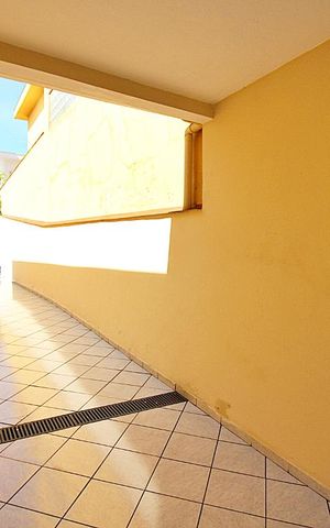 Casa à venda com 161m², 3 quartos e 3 vagasGaragem