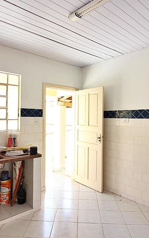 Casa à venda com 161m², 3 quartos e 3 vagasCozinha da Edícula 