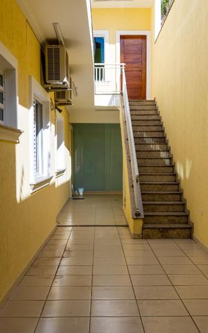 Casa para alugar com 800m², 4 quartos e 8 vagasCorredor Externo