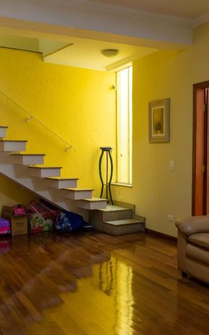 Casa para alugar com 800m², 4 quartos e 8 vagasSala de TV