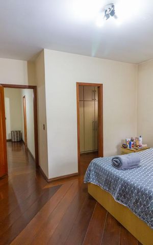 Casa à venda com 475m², 3 quartos e 6 vagasSuite Master