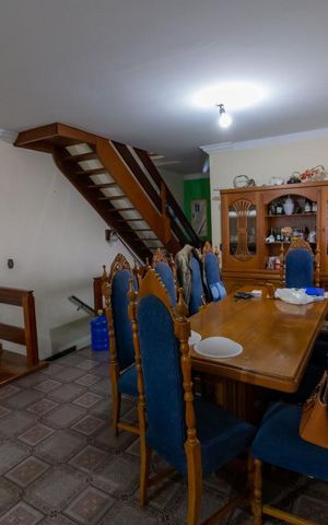 Casa à venda com 475m², 3 quartos e 6 vagasSala