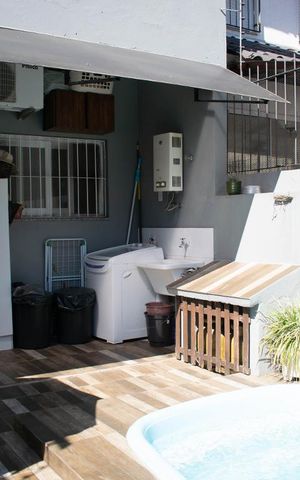 Casa à venda com 138m², 3 quartos e 2 vagasPiscina