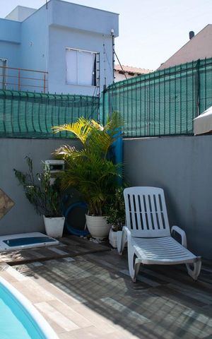 Casa à venda com 138m², 3 quartos e 2 vagasPiscina
