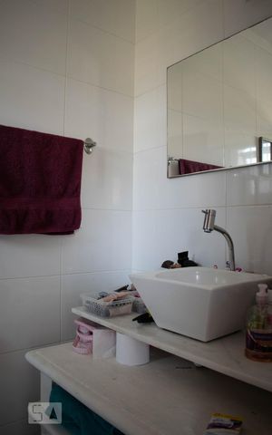 Casa à venda com 138m², 3 quartos e 2 vagasSuíte 1