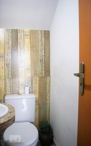 Casa à venda com 138m², 3 quartos e 2 vagasBanheiro
