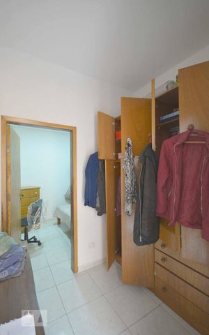 Casa à venda com 120m², 3 quartos e sem vaga Casa à venda com 120m², 3 quartos e sem vagaCloset