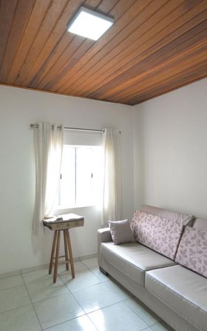 Casa à venda com 120m², 3 quartos e sem vaga Casa à venda com 120m², 3 quartos e sem vagaSala