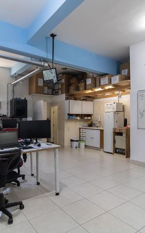 Casa à venda com 170m², 3 quartos e 2 vagas Casa à venda com 170m², 3 quartos e 2 vagasGaragem
