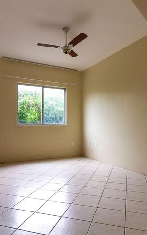 Casa para alugar com 80m², 1 quarto e 1 vaga Casa para alugar com 80m², 1 quarto e 1 vagaSala