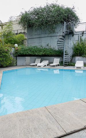 Apartamento à venda com 130m², 2 quartos e 2 vagas Apartamento à venda com 130m², 2 quartos e 2 vagasPiscina