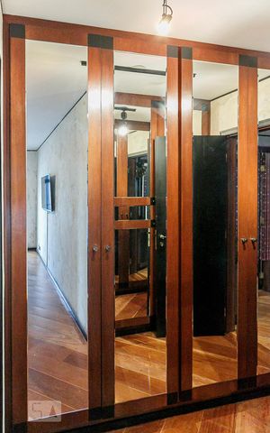 Apartamento à venda com 130m², 2 quartos e 2 vagas Apartamento à venda com 130m², 2 quartos e 2 vagasCloset