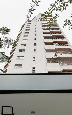 Apartamento à venda com 130m², 2 quartos e 2 vagas Apartamento à venda com 130m², 2 quartos e 2 vagasFachada