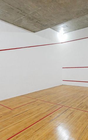 Apartamento à venda com 130m², 2 quartos e 2 vagas Apartamento à venda com 130m², 2 quartos e 2 vagasQuadra de Squash