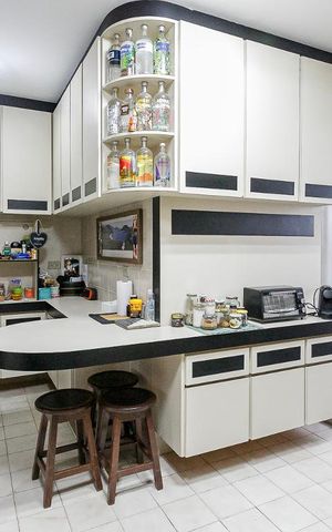 Apartamento à venda com 130m², 2 quartos e 2 vagas Apartamento à venda com 130m², 2 quartos e 2 vagasCozinha