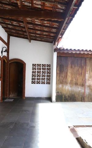 Casa à venda com 220m², 3 quartos e 6 vagasQuintal