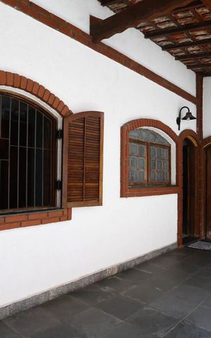 Casa à venda com 220m², 3 quartos e 6 vagasQuintal
