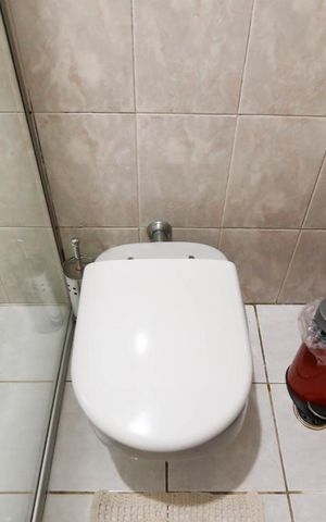 Casa à venda com 220m², 3 quartos e 6 vagasBanheiro suíte 1