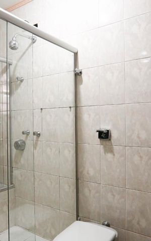 Casa à venda com 220m², 3 quartos e 6 vagasBanheiro suíte 1