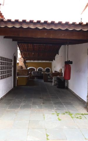 Casa à venda com 220m², 3 quartos e 6 vagasÁrea comum - Churrasqueira