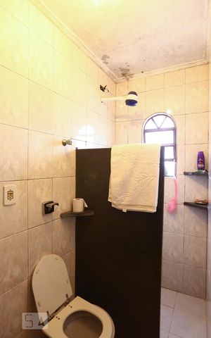 Casa à venda com 220m², 3 quartos e 6 vagasBanheiro suíte 2