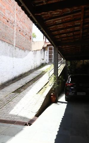 Casa à venda com 220m², 3 quartos e 6 vagasQuintal