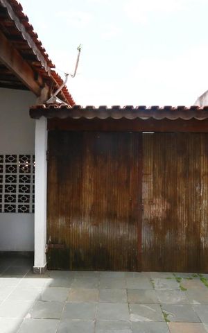 Casa à venda com 220m², 3 quartos e 6 vagasQuintal