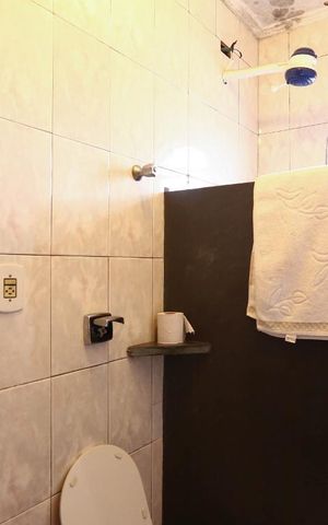 Casa à venda com 220m², 3 quartos e 6 vagasBanheiro suíte 2