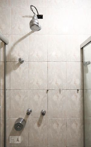 Casa à venda com 220m², 3 quartos e 6 vagasBanheiro suíte 1