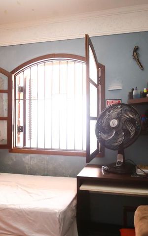 Casa à venda com 220m², 3 quartos e 6 vagasQuarto