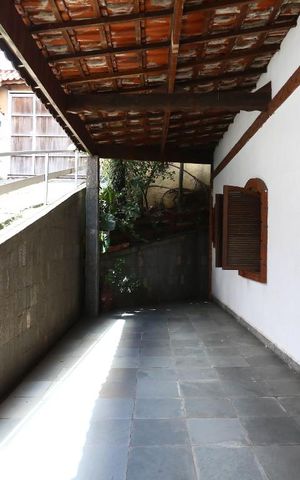 Casa à venda com 220m², 3 quartos e 6 vagasQuintal