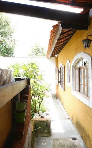 Casa à venda com 220m², 3 quartos e 6 vagasEdícula