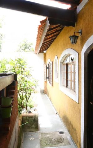 Casa à venda com 220m², 3 quartos e 6 vagasEdícula