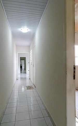 Casa à venda com 306m², 3 quartos e 2 vagasCorredor