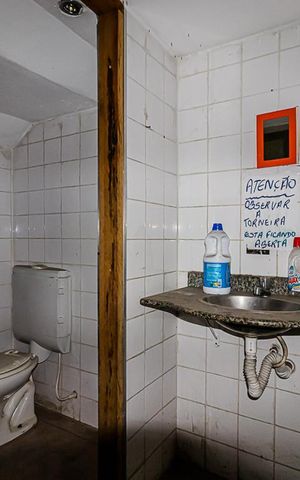 Casa à venda com 306m², 3 quartos e 2 vagasBanheiro Ele e Ela Salão 1