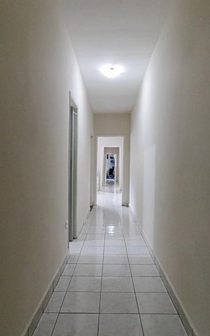 Casa à venda com 306m², 3 quartos e 2 vagasCorredor