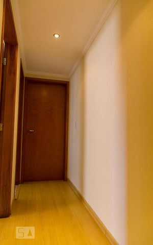 Apartamento à venda com 77m², 2 quartos e 1 vagaCorredor