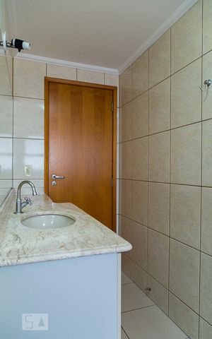 Apartamento à venda com 77m², 2 quartos e 1 vagaBanheiro