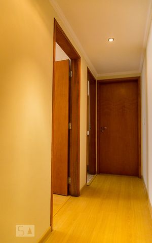 Apartamento à venda com 77m², 2 quartos e 1 vagaCorredor