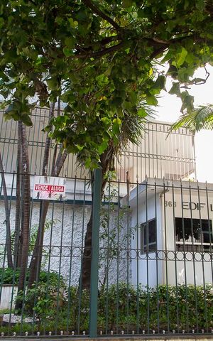 Apartamento à venda com 77m², 2 quartos e 1 vagaFachada