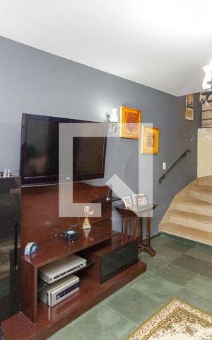 Casa para alugar com 250m², 3 quartos e 2 vagas Casa para alugar com 250m², 3 quartos e 2 vagasSala