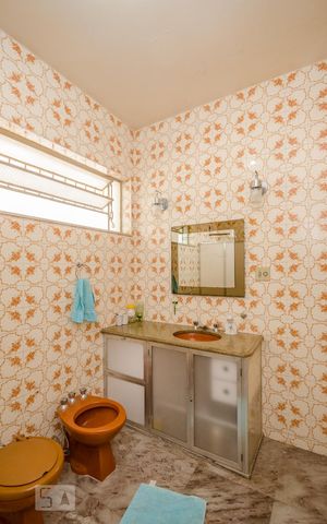 Casa à venda com 229m², 3 quartos e 4 vagasBanheiro da Suíte
