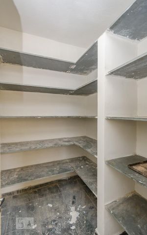 Casa à venda com 229m², 3 quartos e 4 vagasQuarto de despejo - Despensa