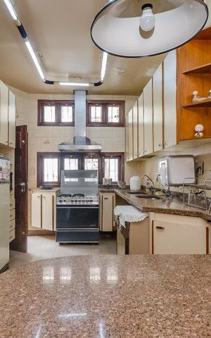 Casa à venda com 229m², 3 quartos e 4 vagasCozinha